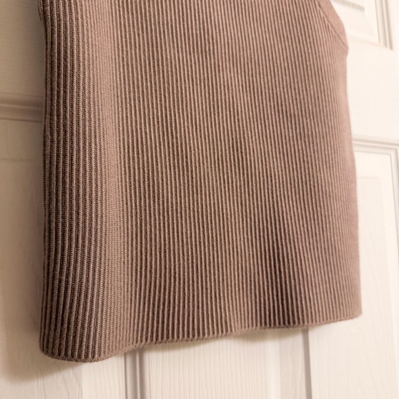 A&F Ottoman High-Neck Top Taupe - Picture 4 of 8